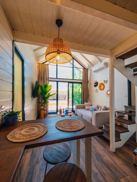 listing card gallery