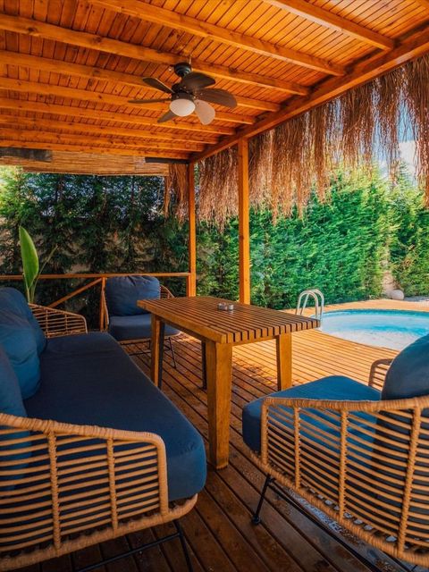 listing card gallery